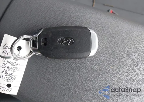 2021 Hyundai Elantra Sel from USA, damaged, VIN 5NPLM4AG7MH051234